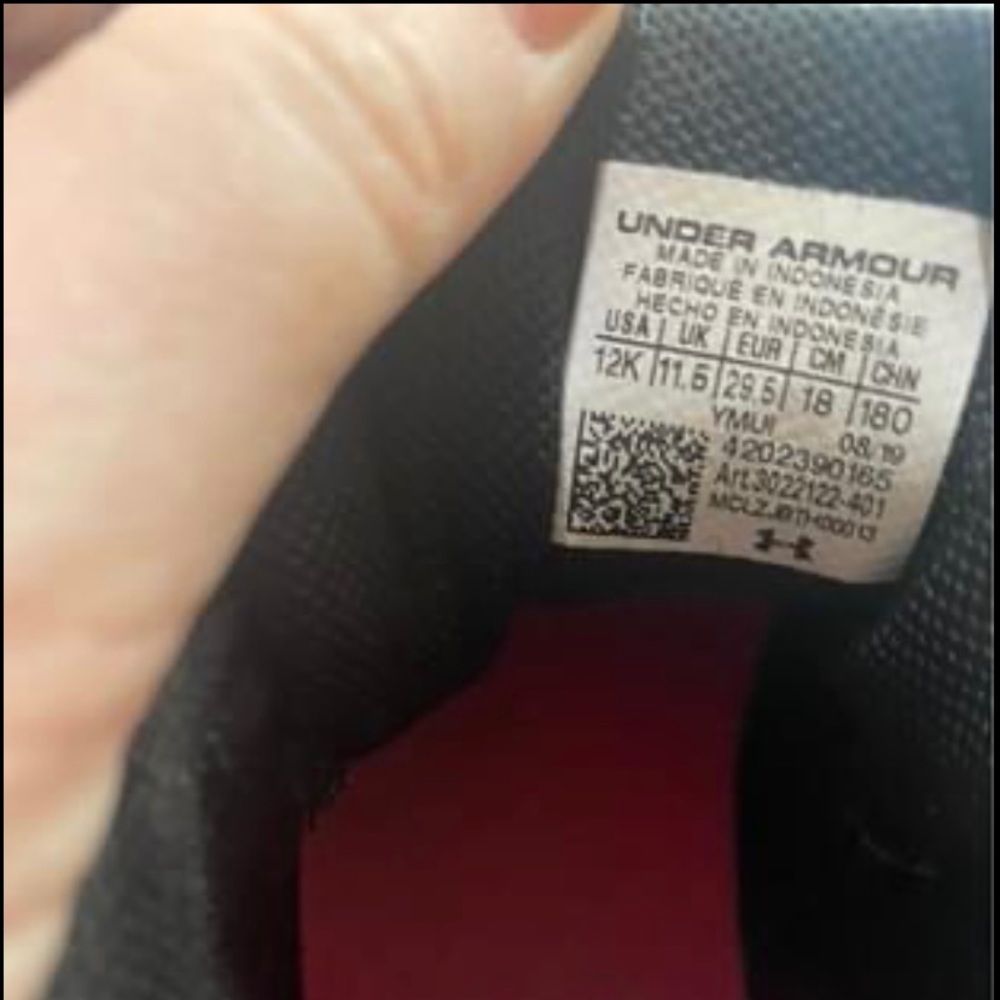 girls size 12k under armour shoes